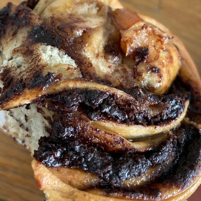菜肴“Pear and chocolate roll”的照片