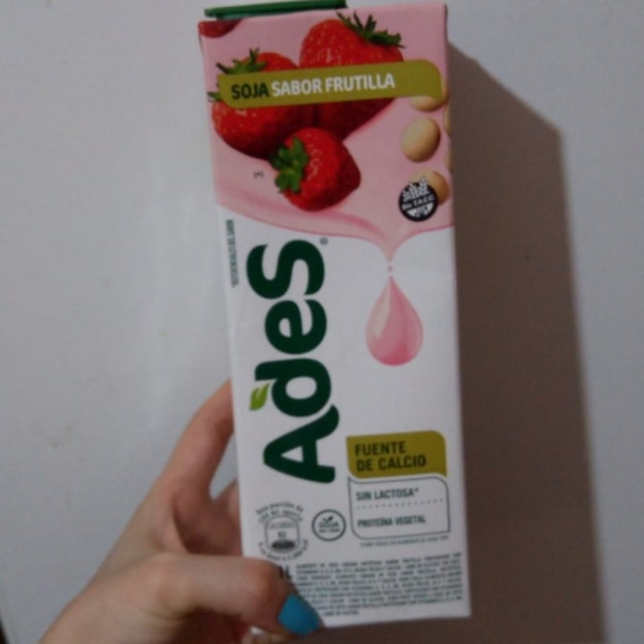 review photo of Ades Leche de Soja Sabor Frutilla shared by @venusenverbo on 01 Feb 2021 - review