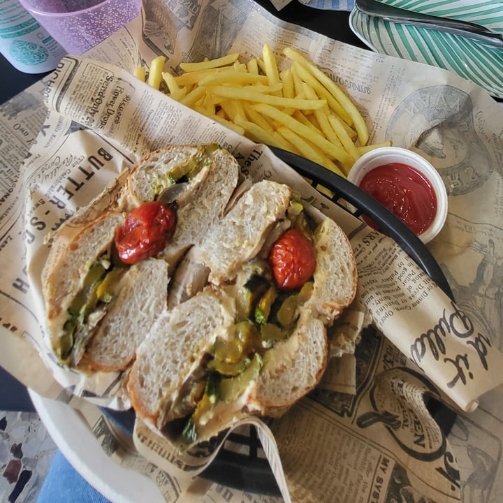 photo of Checchi Cafè & Bakery Portland bagel shared by @camillamm on  27 Jul 2022 - review
