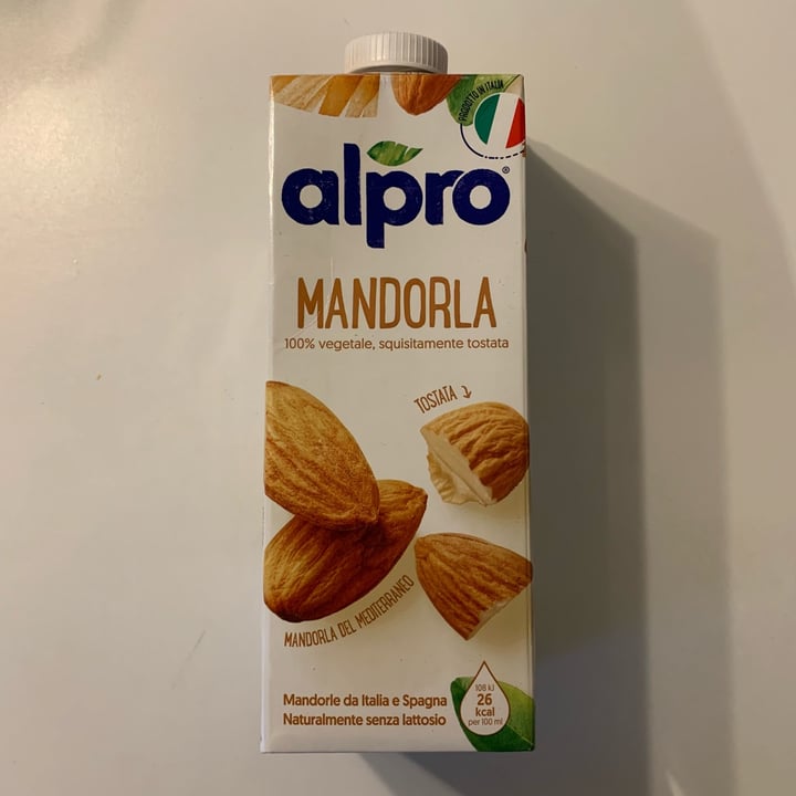 photo of Alpro Bevanda Alla Mandorla shared by @virgola on  02 Nov 2022 - review