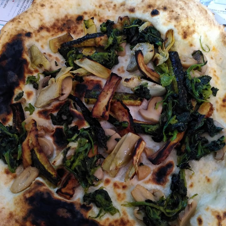 photo of Benvenuti al sud pizza ortolana veganizada shared by @walkabout-veg on  30 Sep 2022 - review
