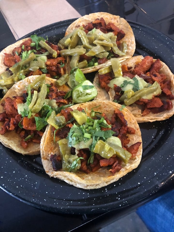 photo of Por siempre vegana 2 Tacos al pastor (trompo) shared by @marcobeltran on  26 Jan 2020 - review