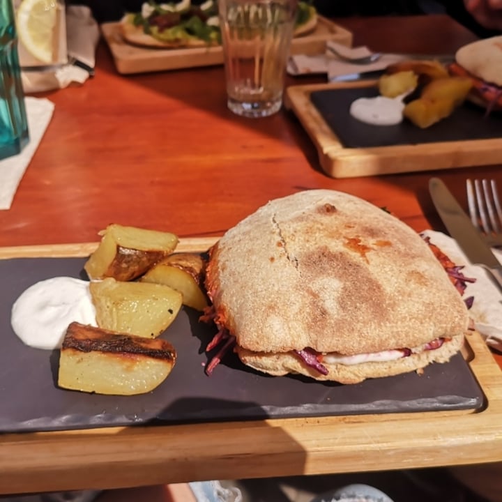 photo of Blu Bar Pulled pork goes happy shared by @coconejito on  04 May 2022 - review