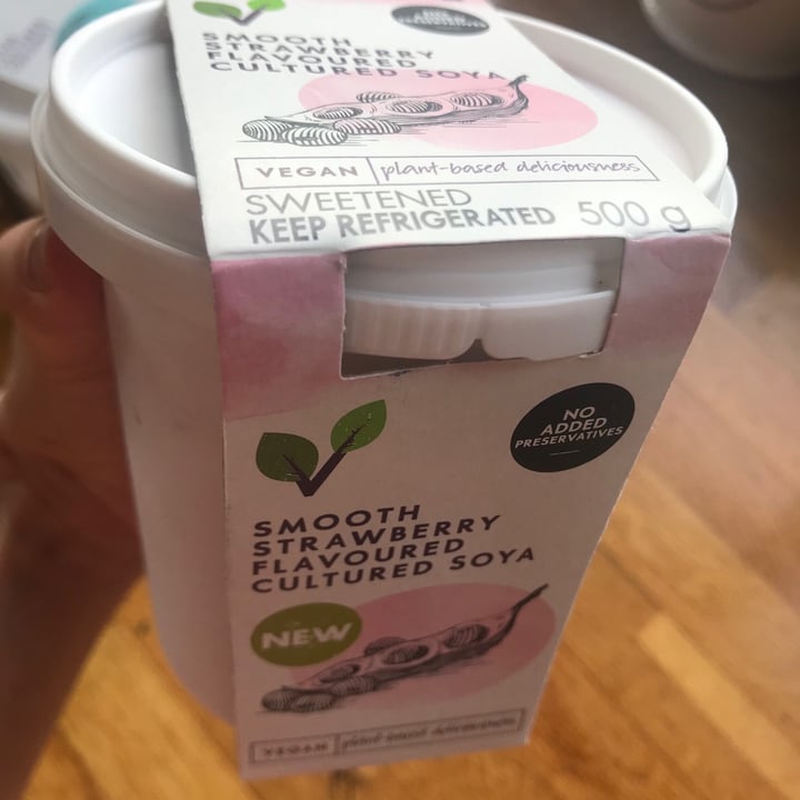 photo of Woolworths Food Strawberry Cultured Soya shared by @natashathevegan on  08 Nov 2020 - review