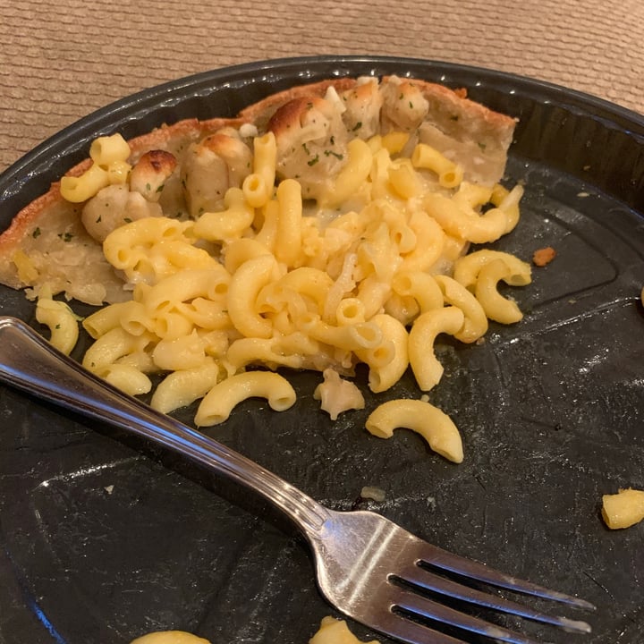 review photo of Pasquale's Pizzeria III Freakin’ Vegan Mac N Cheese Vegan Pie shared by @comfypiggy on 30 Jun 2020 - review