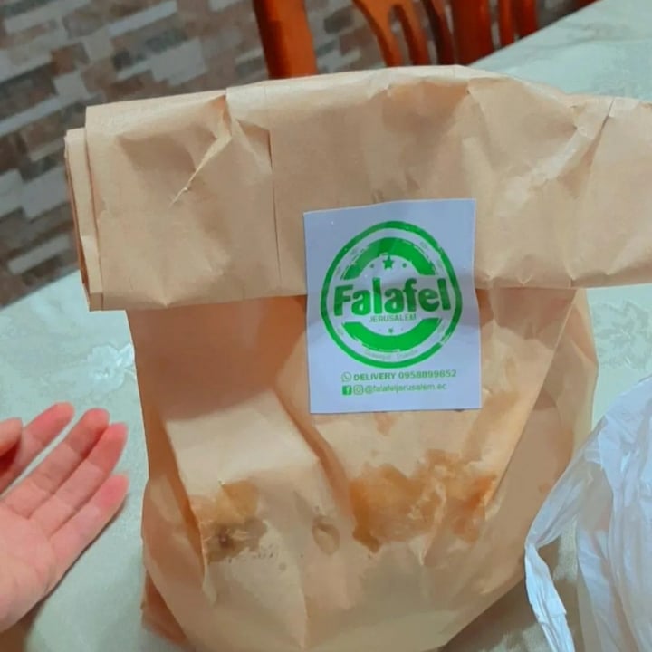 review photo of Falafel Jerusalem Pan pita con falafel shared by @mishely on 21 Dec 2021 - review