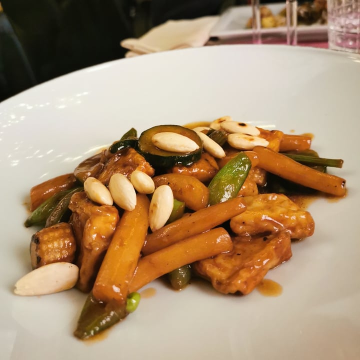 photo of L'OV Osteria Vegetariana Tofu Alle Mandorle E Cavolo Cinese In Salsa Agrodolce shared by @chiarachico on  04 Jun 2022 - review