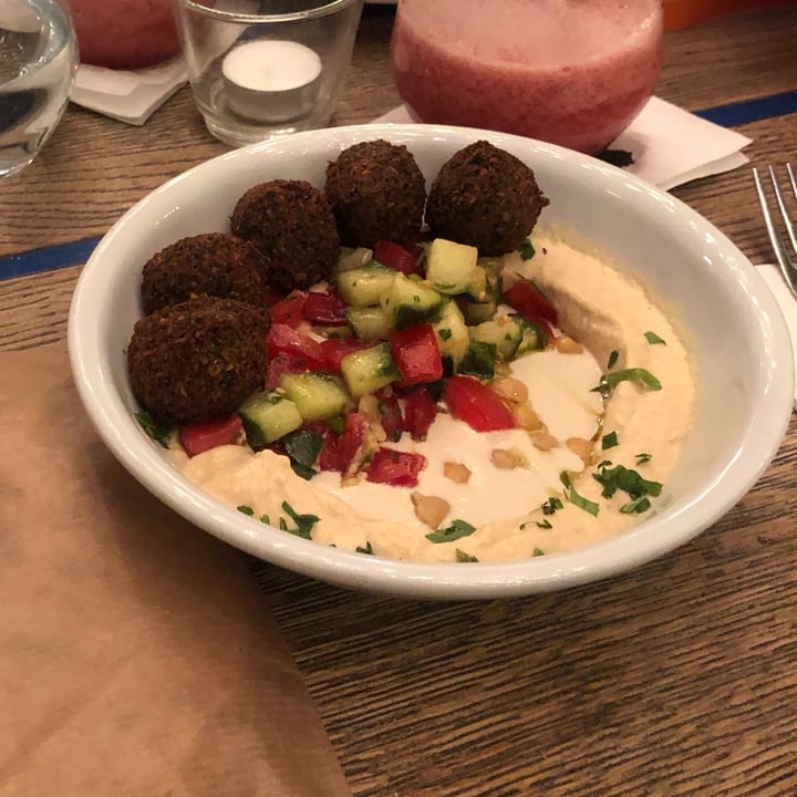 photo of Mazel Tov Special Creamy Hummus Plate with extra falafel shared by @vxoxo on  21 Aug 2021 - review