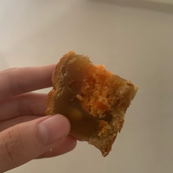 photo of Dongshan Eastern Highland Healthy Cake House Baked Lotus Mooncake shared by @turtleisland on  05 Sep 2021 - review