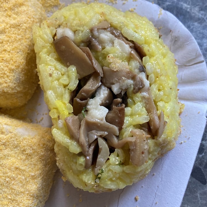 review photo of Gala’ DiVeg Arancino Aperto Con Funghi E Mozzarella Fatta In Casa shared by @martigiammi on 26 Mar 2022 - review