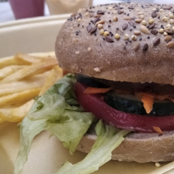 review photo of Clandestino Urban food & music Veggi Burger shared by @kristinamcfield on 30 Oct 2020 - review