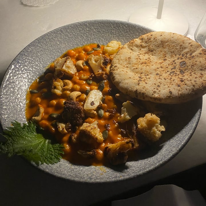 photo of BLICK Bar Elbphilharmonie vegane Curry shared by @julianavoss on  20 Jan 2023 - review