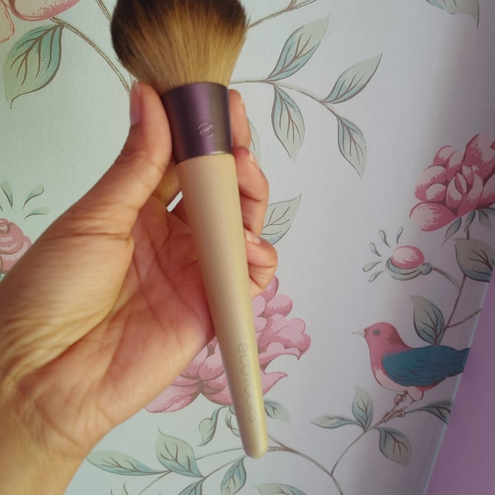 photo of EcoTools Powder brush shared by @marinamarquez on  17 Aug 2021 - review