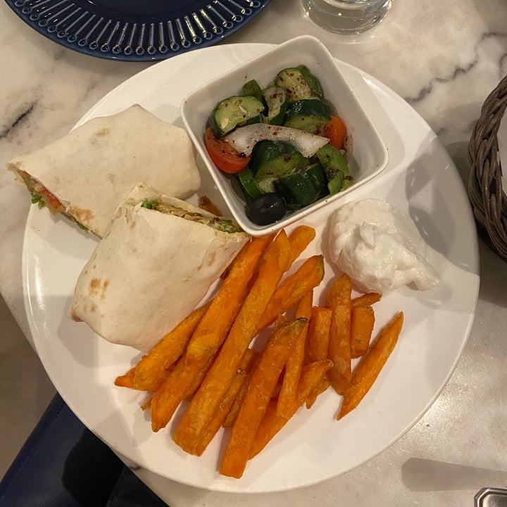 photo of Urban Bites Spicy Falafel Wrap shared by @elliott96 on  11 Oct 2020 - review