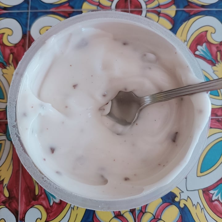 photo of Alpro Absolutely Coconut Stracciatella shared by @bibidibobidibb on  18 Jul 2022 - review