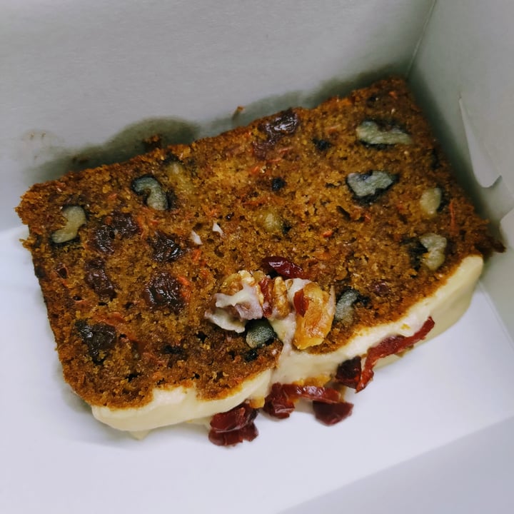 photo of RGB Coffee at the Bean Hive Carrot Walnut Spiced Cake shared by @stevenneoh on  16 May 2022 - review