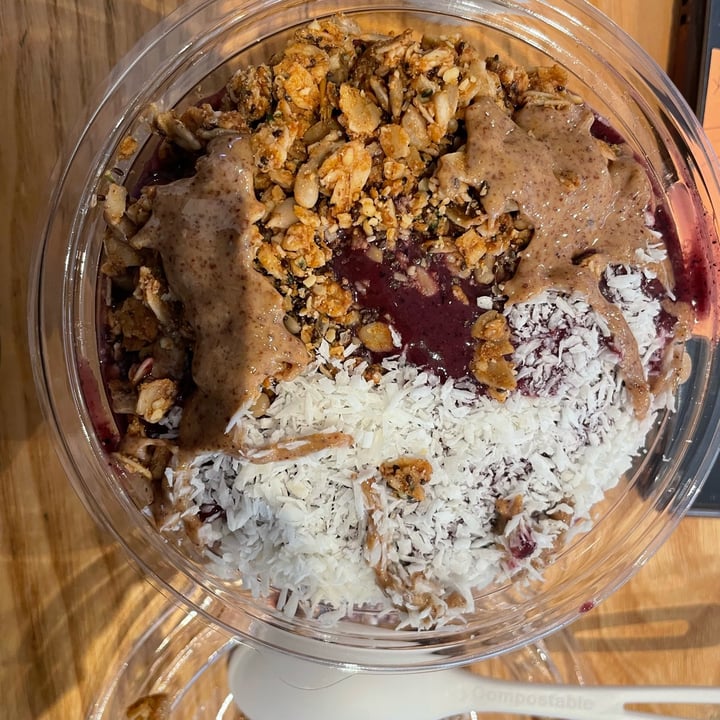 photo of Juice Press acai blueberry bowl shared by @vikrossi on  21 Oct 2022 - review