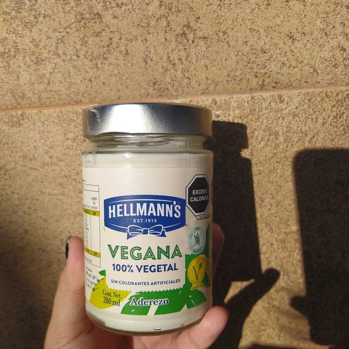 photo of Hellmann’s Hellman’s Vegan Mayonnaise shared by @cassiesimpover on  13 Oct 2021 - review