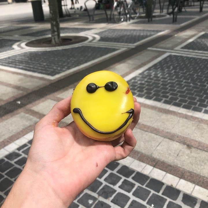 review photo of Dunkin' Donuts Mister Smile shared by @adamr on 14 Jun 2022 - review