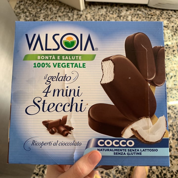 photo of Valsoia Mini Stecchi cocco cioccolato shared by @rebeccareas on  25 Apr 2021 - review