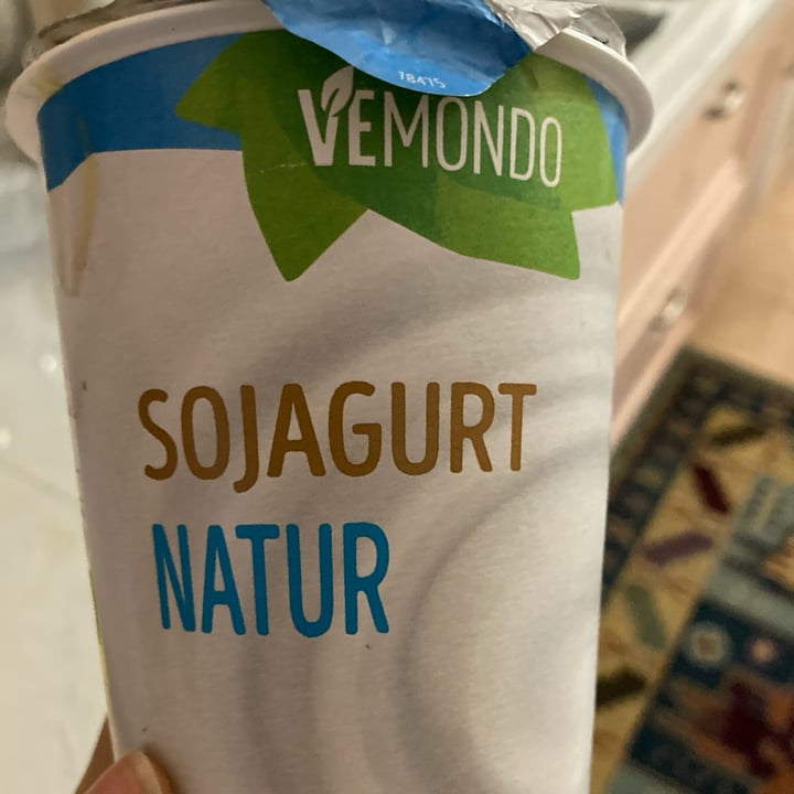 photo of Vemondo Yogurt soia shared by @homemademood on  18 Oct 2021 - review