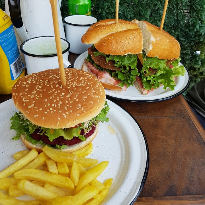 photo of Gastronomía Nueve y 45 Burguer Y Torta shared by @veganintheworld on  05 May 2021 - review