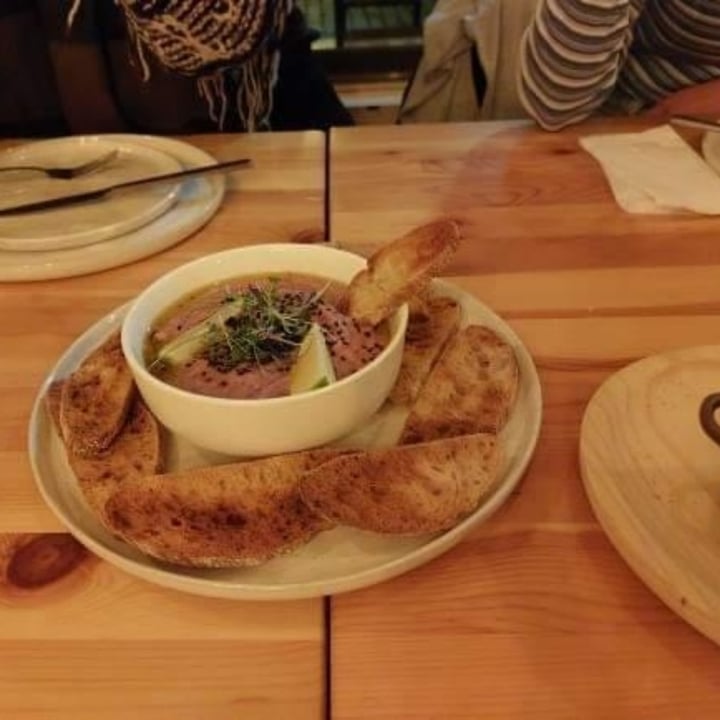 photo of Makumba Ethnic and Street Food hummus shared by @estelaoliveira on  30 Nov 2022 - review