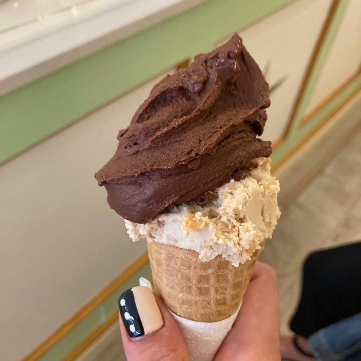 photo of Moro Gelato Chocolate and Peanut Butter Ice Cream shared by @tazzwaite on  30 Jul 2021 - review