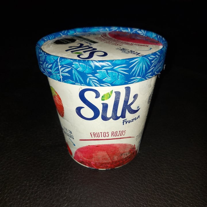 review photo of Silk Helado Silk Frozen de Frutos Rojos shared by @mariana2703 on 09 Nov 2021 - review