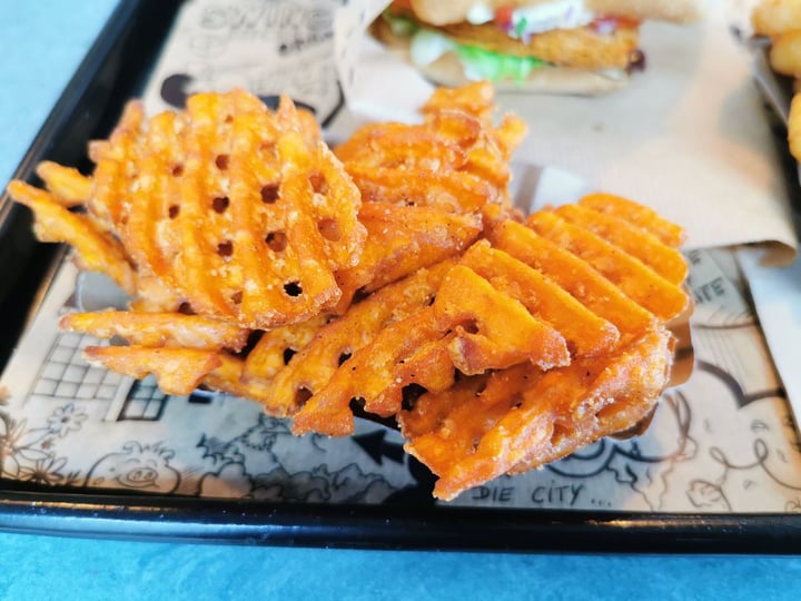 review photo of Real Vegan Burger Sweet # Fries shared by @nicowhoso on 16 Mar 2020 - review