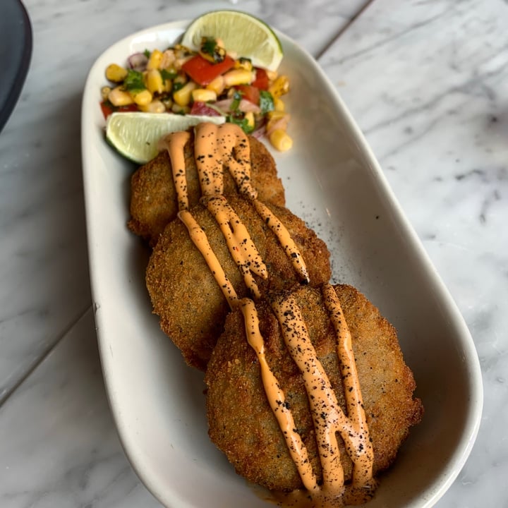 photo of Willow Vegan Bistro Crab Cakes shared by @cayo on  28 Jul 2021 - review