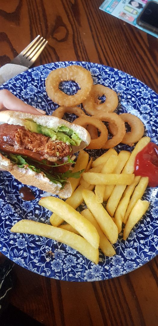 review photo of Weatherspoons Pubs Gourmet Vegan Burger shared by @ashleighcoles on 24 Feb 2020 - review