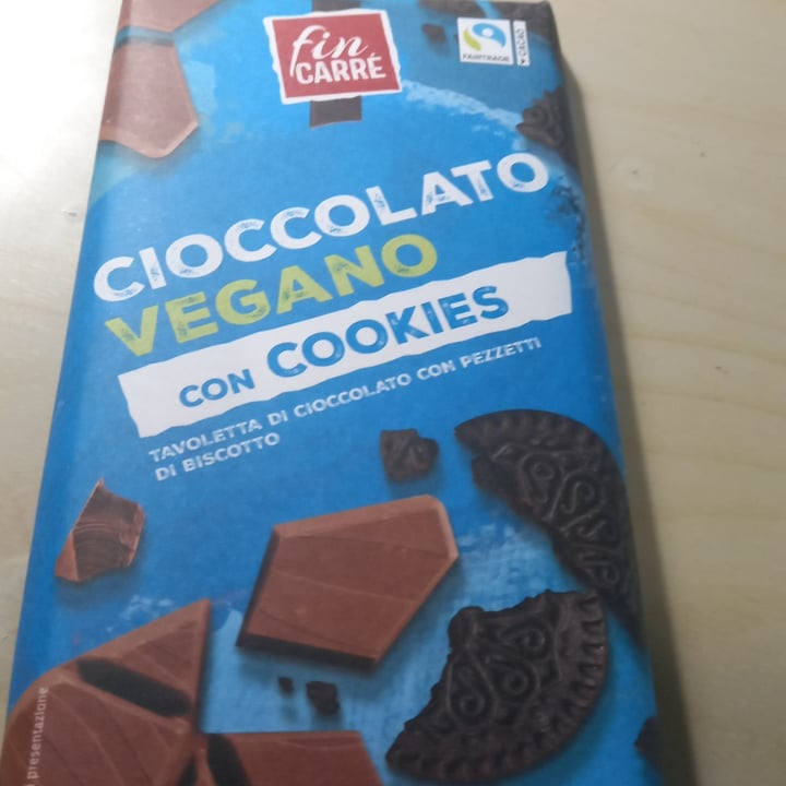 photo of Vemondo  Cioccolato vegano con Cookies shared by @valentinas25 on  03 Apr 2022 - review