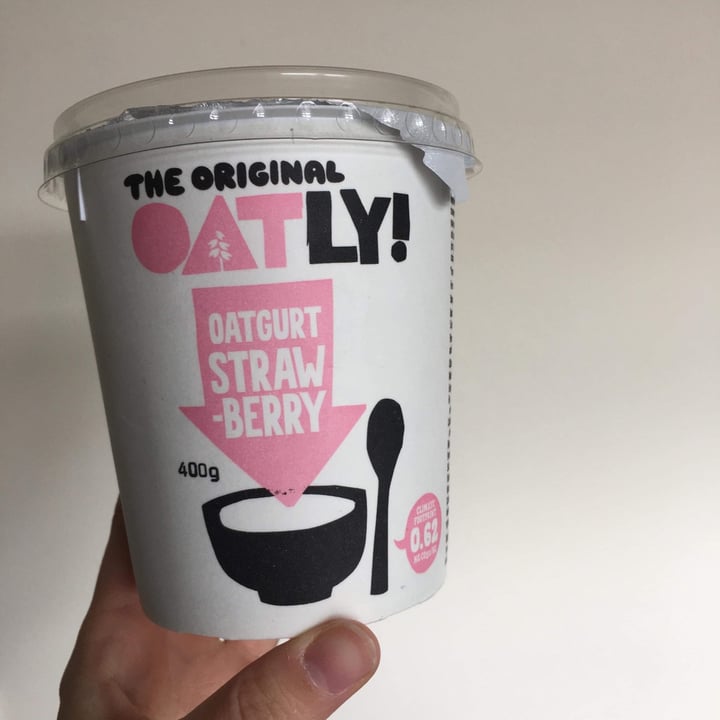 review photo of Oatly Oatgurt Strawberry (150g) shared by @emilythevegan on 04 Aug 2020 - review