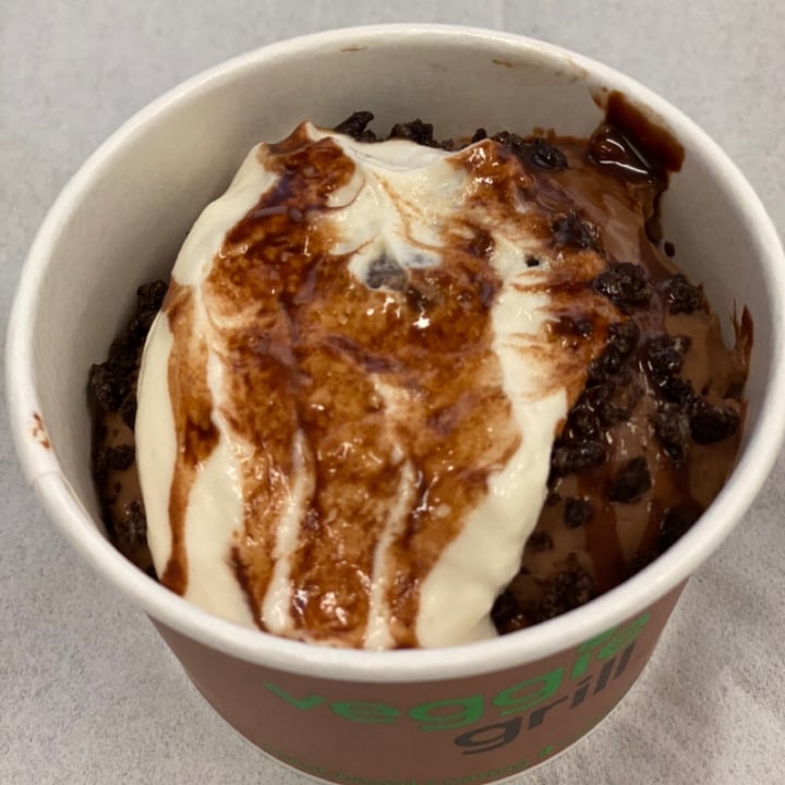 photo of Veggie Grill Chocolate parfait shared by @veganfoodcrazy on  28 Sep 2020 - review