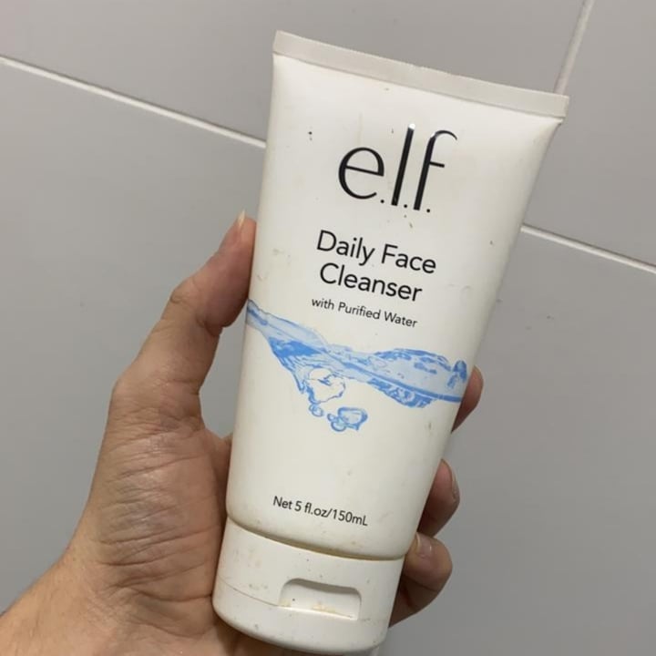 review photo of e.l.f. Cosmetics Daily Face Cleanser shared by @michellemartins24 on 26 Jul 2021 - review