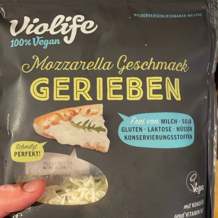 review photo of Violife Mozzarella Geschmack Gerieben shared by @evymitderkiwi on 03 Jun 2021 - review