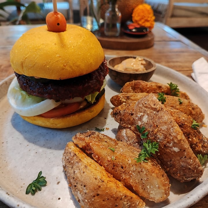 photo of Alchemy Smokey Burger shared by @littleredmushroom on  16 Nov 2022 - review