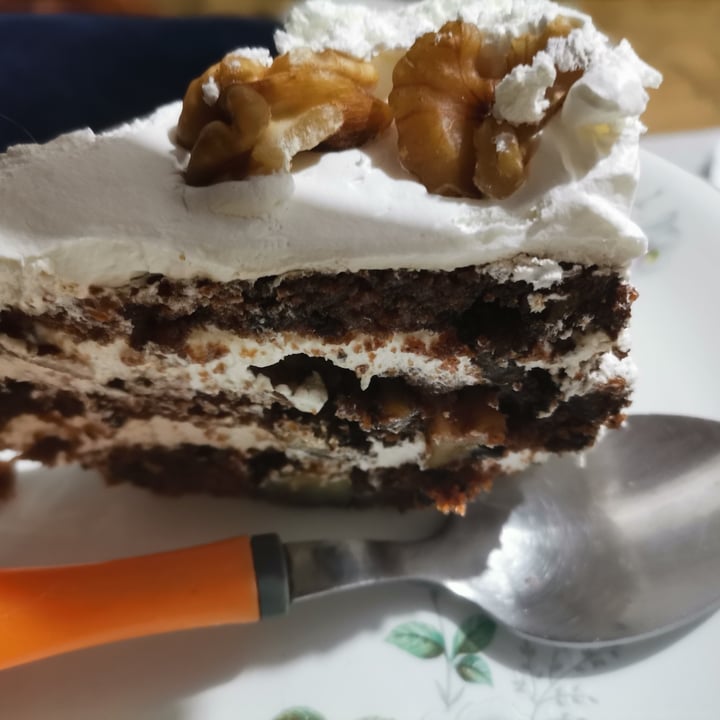 photo of Alice in Wonderpie Carrot cake shared by @jipiludo on  10 Nov 2020 - review