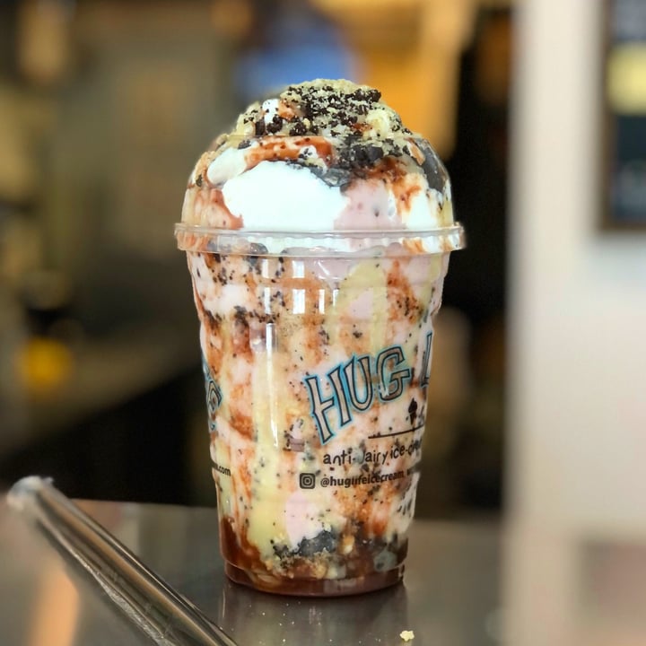 review photo of HugLife Anti-dairy Ice Cream Strawberry Banana Milkshake shared by @vegansfrommars on 02 Mar 2021 - review