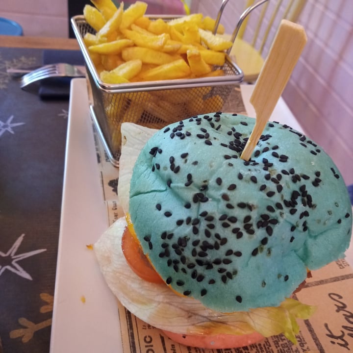 photo of Freedom Cakes American Cheeseburguer shared by @alexv269 on  05 Jan 2021 - review