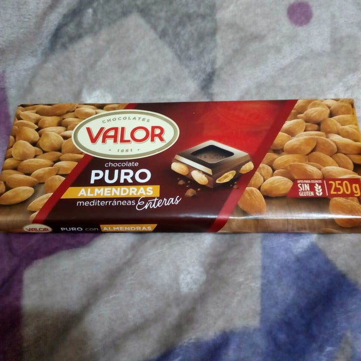 photo of Valor Chocolate Puro con Almendras Mediterráneas 250g shared by @vegalego on  11 Oct 2020 - review