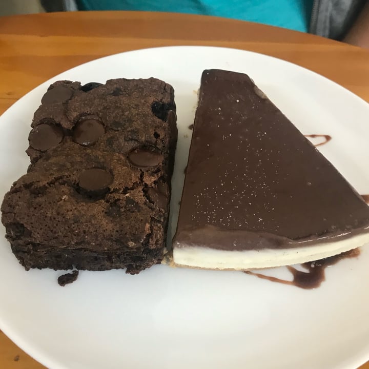 photo of Raízes - cozinha veg Brownie com sorvete shared by @gabrielli on  10 Jul 2021 - review