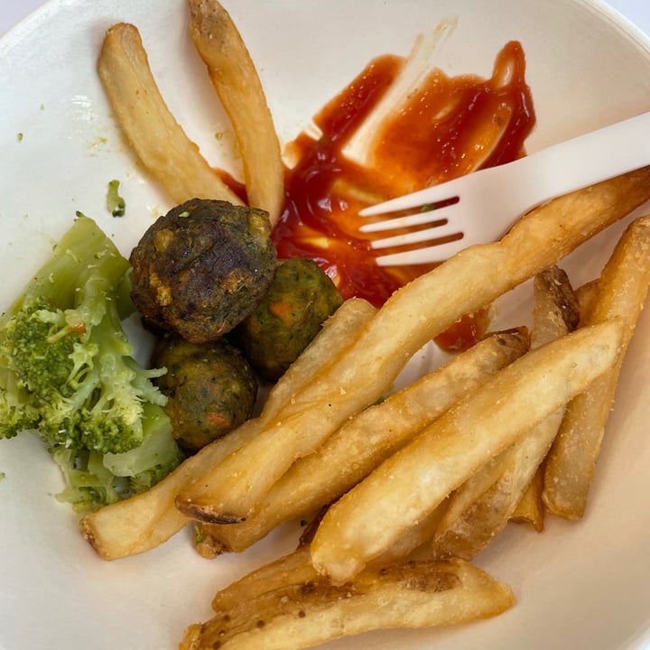 review photo of IKEA Restaurant Vegetable Balls shared by @clarendiee on 23 Aug 2021 - review