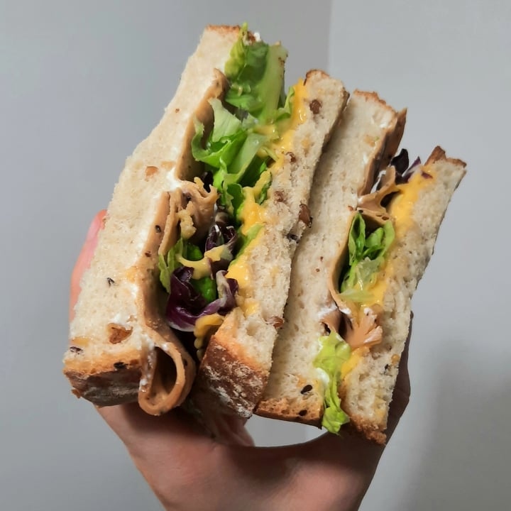 review photo of Daiya American Style Slices shared by @greasy-vegan on 17 Oct 2020 - review
