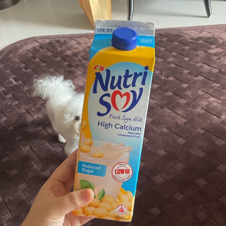 review photo of F&N Nutrisoy Fresh Soya Milk shared by @yutongwang on 30 Oct 2021 - review