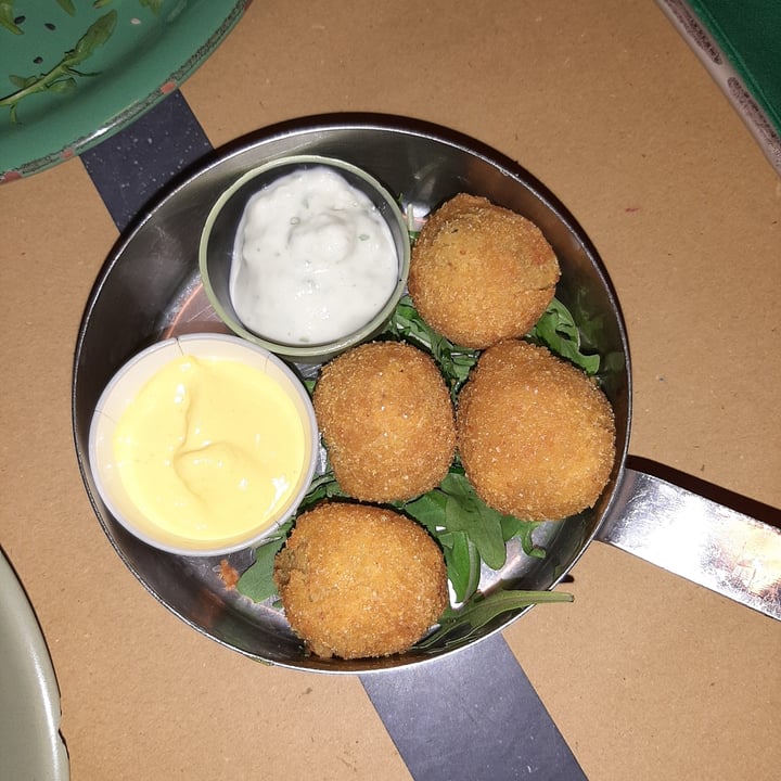 photo of Buddy Italian Restaurant Cafè Falafel With Vegan Cheese And Vegan Mayo shared by @saraas on  13 May 2022 - review