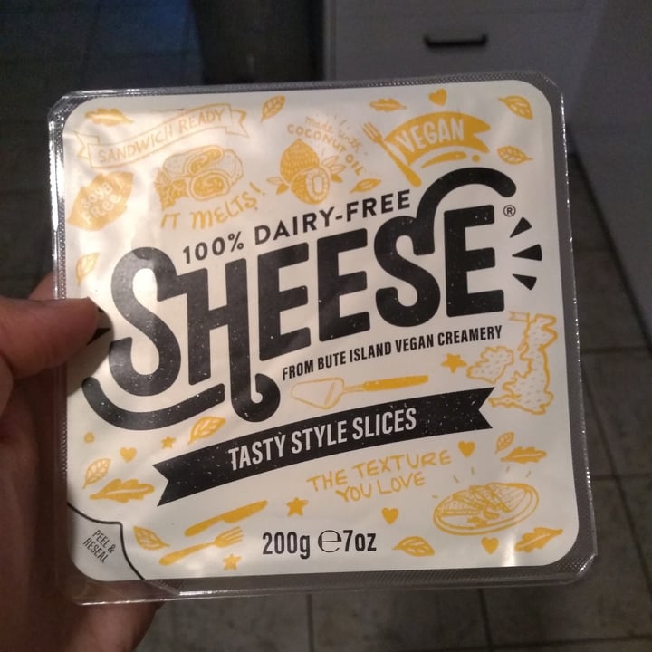 review photo of Sheese Tasty Style Slices shared by @ineperez on 25 Jan 2022 - review