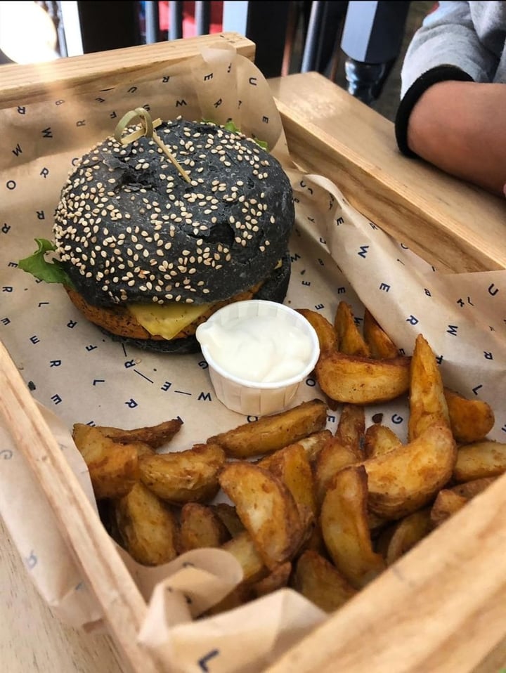 photo of Flower Burger Flower burger shared by @babeth on  18 Feb 2020 - review