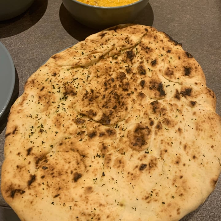 photo of Leicester Bakery Garlic & Coriander Naan Breads shared by @sallyivens on  25 Jan 2021 - review